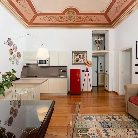 Apartment Affreschi Originali Vivi La Storia A 150m Da Porta Nuova Turin